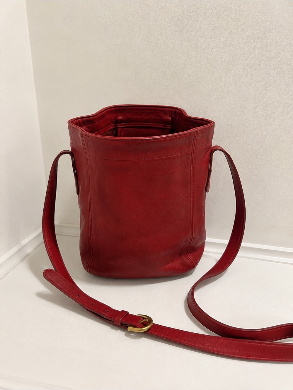Vintage Coach 4156 Red Leather Soho Belted Bucket Bag Crossbody 1996 USA